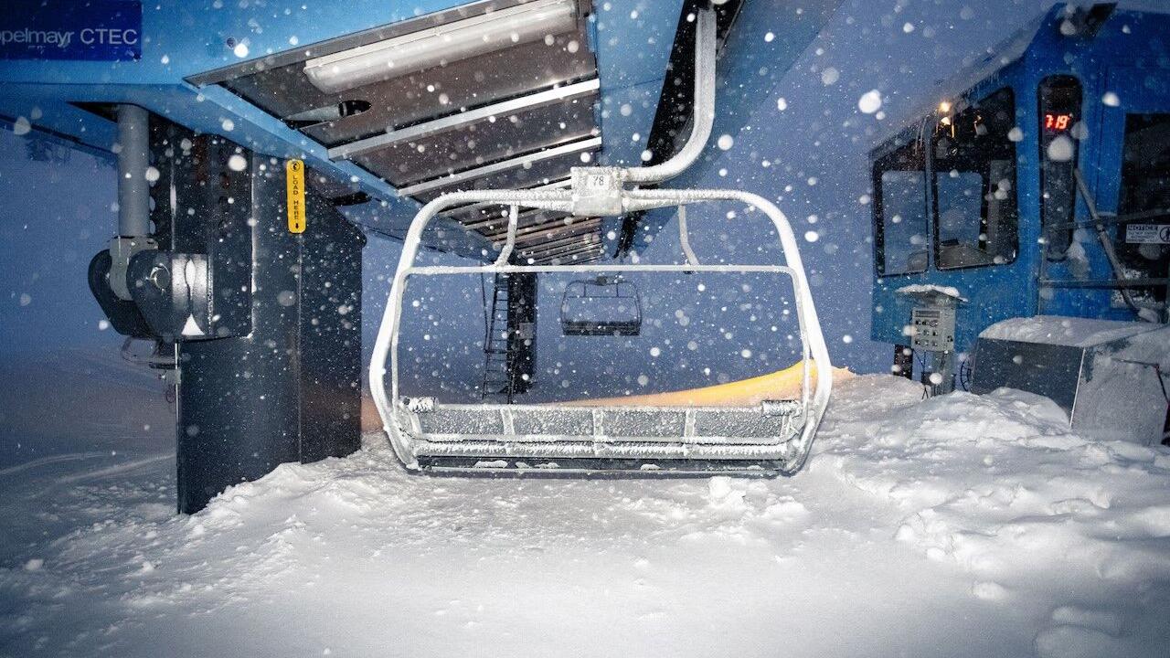 Oregon ski resorts have deepest snow in country